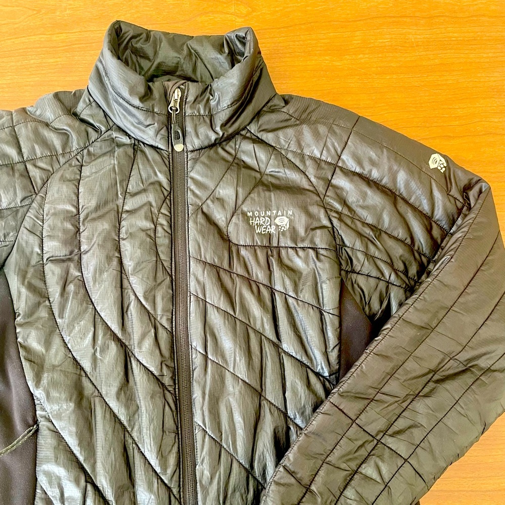 Women’s Mountain Hardwear medium insulating jacket- synthetic down and fleece